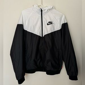 COPY - Nike Black and White Windbreaker with hood and Strings Gender Neutral Si…